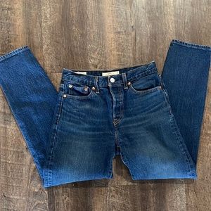 Levi’s dark wash wedgie button fly 26